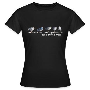 let´s take a walk möwe strand Meer Sylt Hiddensee - Frauen T-Shirt - Schwarz - Vorne - AI Model Female 172 dark (172cm)
