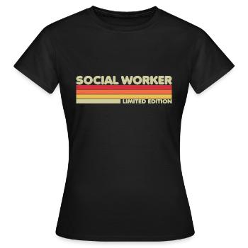 Social Worker Funny Social Work Month - Frauen T-Shirt - Schwarz - Vorne - AI Model Female 172 dark (172cm)