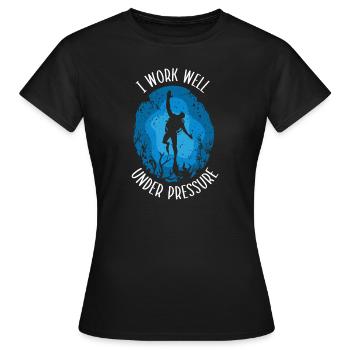 Schwimmer Präsent Wassersport Schwimmen Tauchen - Frauen T-Shirt - Schwarz - Vorne - AI Model Female 172 dark (172cm)