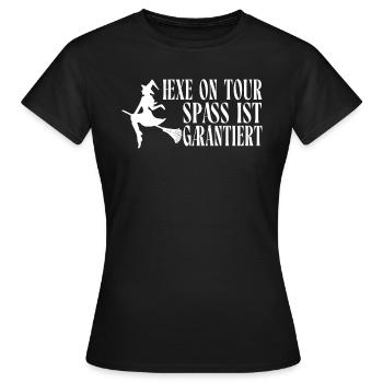 Hexe Hexerei - Hexe on Tour Spass ist garantiert - Frauen T-Shirt - Schwarz - Vorne - AI Model Female 172 dark (172cm)