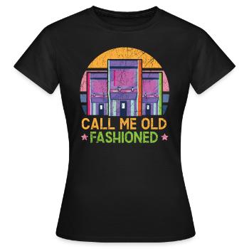 Nennen Sie mich altmodisches Arcade-Gamer-Videospiel - Frauen T-Shirt - Schwarz - Vorne - AI Model Female 172 dark (172cm)