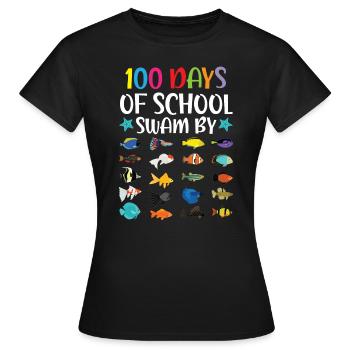 100 jours d’école nagé par l’enseignant élève poisson - T-shirt Femme - noir - Devant - AI Model Female 172 dark (172cm)
