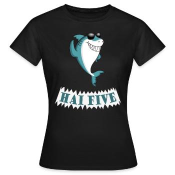 Haifisch High Five oder in dem Fall: HAI FIVE! - Frauen T-Shirt - Schwarz - Vorne - AI Model Female 172 dark (172cm)