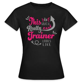 Entraîneur Sport Équipe Équipe Proverbes Idée cadeau - T-shirt Femme - noir - Devant - AI Model Female 172 dark (172cm)