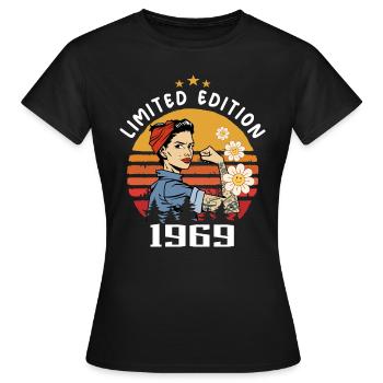 Retro Geburtsjahr 1969 Vintage Geburtstag 1969 - Frauen T-Shirt - Schwarz - Vorne - AI Model Female 172 dark (172cm)
