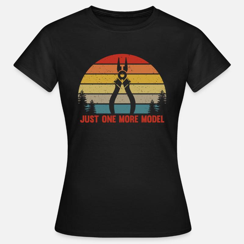 Vintage Model Building Humor Funny Models Builder - Women's T-Shirt - black