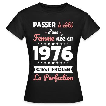 Geboren 1976 – Perfektion nahe - Frauen T-Shirt - Schwarz - Vorne - AI Model Female 172 dark (172cm)