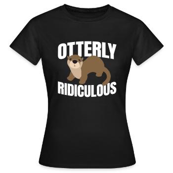 Otterly Ridicule drôle Otter indiquant le cadeau - T-shirt Femme - noir - Devant - AI Model Female 172 dark (172cm)