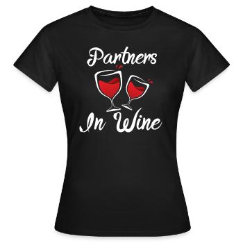 Wein - Frauen T-Shirt - Schwarz - Vorne - AI Model Female 172 dark (172cm)