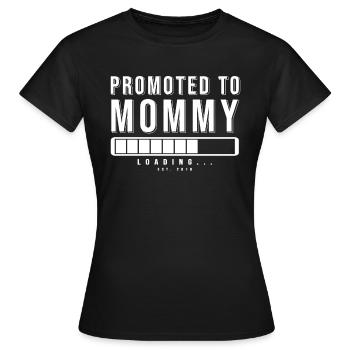 Mama 2019 Loading Shirt Geschenk Mutter Schwanger - Frauen T-Shirt - Schwarz - Vorne - AI Model Female 172 dark (172cm)