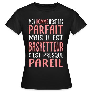 Mon homme n'est pas parfait mais il est basketteur - T-shirt Femme - noir - Devant - AI Model Female 172 dark (172cm)