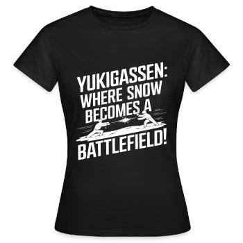 Yukigassen : Là où la neige devient une bataille ! - T-shirt Femme - noir - Devant - AI Model Female 172 dark (172cm)