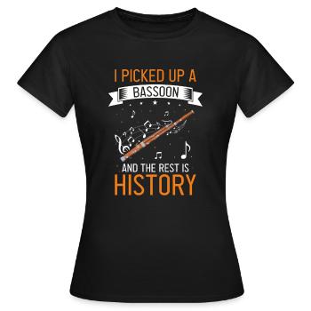 Instrument à vent en bois et instrument à vent basson - T-shirt Femme - noir - Devant - AI Model Female 172 dark (172cm)