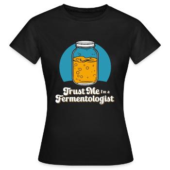 Benefits of Kombucha for Brewer Maker Tea Lover - Women's T-Shirt - black - Front - AI Model Female 172 dark (172cm)