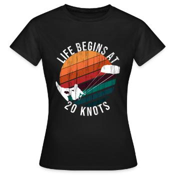 Surfen Kitesurfer Kiteboarden Kiteboard Kitesurf - Frauen T-Shirt - Schwarz - Vorne - AI Model Female 172 dark (172cm)