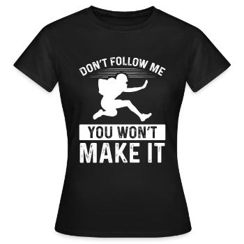 Wide Receiver Gloves Pass Catcher Football - Frauen T-Shirt - Schwarz - Vorne - AI Model Female 172 dark (172cm)