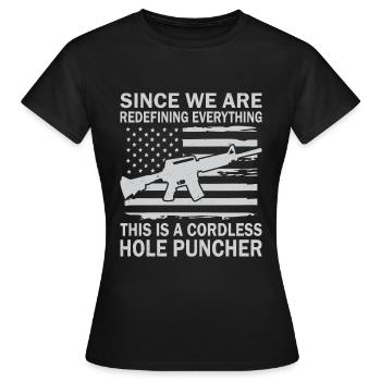 Pistole Polizist Waffenbesitzer Soldat Bundeswehr - Frauen T-Shirt - Schwarz - Vorne - AI Model Female 172 dark (172cm)