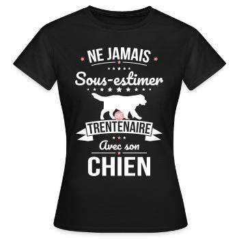 Sous-estimer une trentenaire avec son chien - T-shirt Femme - noir - Devant - AI Model Female 172 dark (172cm)
