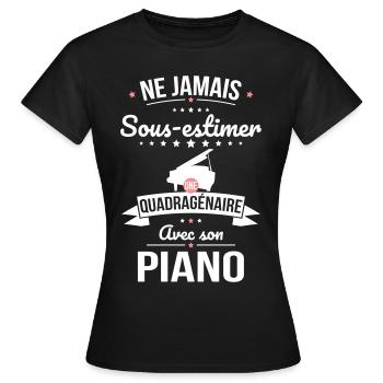 Sous-estimer une quadragénaire avec son piano - T-shirt Femme - noir - Devant - AI Model Female 172 dark (172cm)