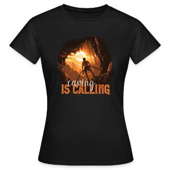 Die Höhle ruft bei Sonnenuntergang - Frauen T-Shirt - Schwarz - Vorne - AI Model Female 172 dark (172cm)