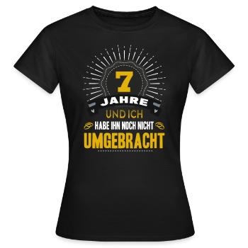 7 Hochzeitstag Ehefrau 7 Jahre Ehe Kupferhochzeit - Frauen T-Shirt - Schwarz - Vorne - AI Model Female 172 dark (172cm)