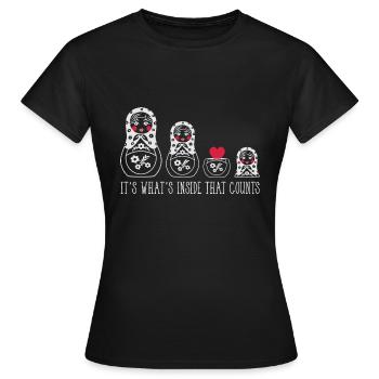Poupée russe Matryoshka disant amour du cœur - T-shirt Femme - noir - Devant - AI Model Female 172 dark (172cm)