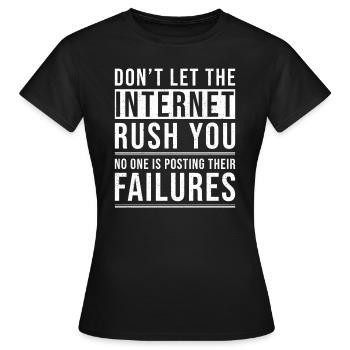 Inspiration citation Internet - T-shirt Femme - noir - Devant - AI Model Female 172 dark (172cm)