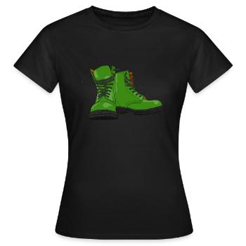 Grüne Stiefel - Frauen T-Shirt - Schwarz - Vorne - AI Model Female 172 dark (172cm)
