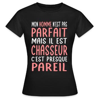Mon homme n'est pas parfait mais il est chasseur - T-shirt Femme - noir - Devant - AI Model Female 172 dark (172cm)