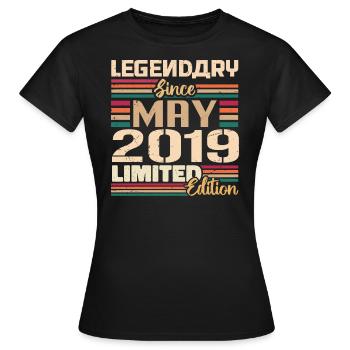 Mai 2019 Mai - Jubiläum Mai 2019 - Frauen T-Shirt - Schwarz - Vorne - AI Model Female 172 dark (172cm)