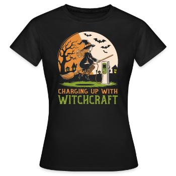 Lustige Halloween Hexe lädt elektrischen Besen - Frauen T-Shirt - Schwarz - Vorne - AI Model Female 172 dark (172cm)