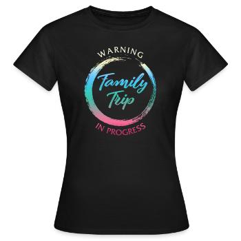 Chemise de voyage en famille, Avertissement en cours, Drôle - T-shirt Femme - noir - Devant - AI Model Female 172 dark (172cm)
