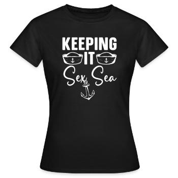 Seglen Segelboot Segler - Frauen T-Shirt - Schwarz - Vorne - AI Model Female 172 dark (172cm)