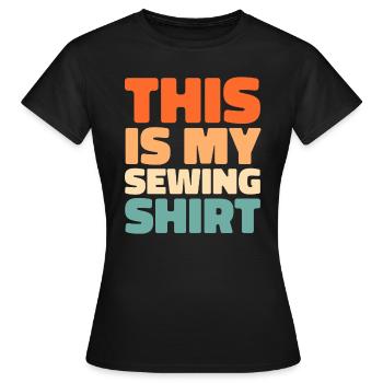 Machine à coudre Machine à coudre - T-shirt Femme - noir - Devant - AI Model Female 172 dark (172cm)