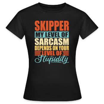 Skipper sarkasmus Lustiger Skipper - Frauen T-Shirt - Schwarz - Vorne - AI Model Female 172 dark (172cm)