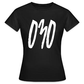 030 Indicatif régional Berlin - T-shirt Femme - noir - Devant - AI Model Female 172 dark (172cm)
