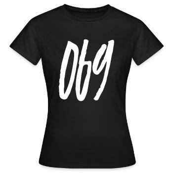 069 Indicatif régional Francfort-sur-le-Main - T-shirt Femme - noir - Devant - AI Model Female 172 dark (172cm)