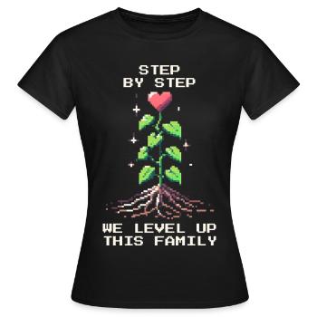 Étape par étape : Faire monter de niveau la famille | Patchwork - T-shirt Femme - noir - Devant - AI Model Female 172 dark (172cm)