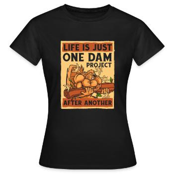 Nur ein Staudammprojekt reiht sich nach dem anderen Nordamerika - Frauen T-Shirt - Schwarz - Vorne - AI Model Female 172 dark (172cm)