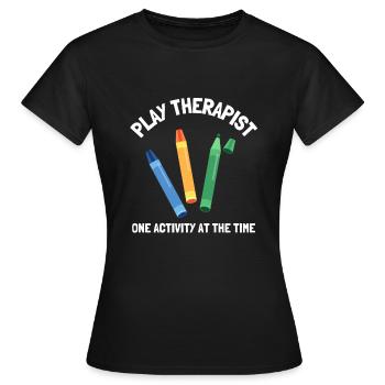 Thérapeute du jeu - Thérapeute en récréothérapie RT - T-shirt Femme - noir - Devant - AI Model Female 172 dark (172cm)