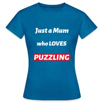 Juste une maman qui aime la conception de puzzles déroutants - T-shirt Femme - bleu saphir antique chiné - Devant - AI Model Female 172 dark (172cm)