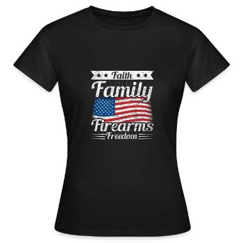 Glaube Familie Schusswaffen Freiheit Amerikanische Flagge - Frauen T-Shirt - Schwarz - Vorne - AI Model Female 172 dark (172cm)