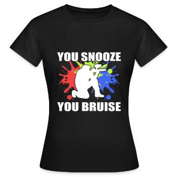 You Snooze You Bruise Paintballspieler - Frauen T-Shirt - Schwarz - Vorne - AI Model Female 172 dark (172cm)