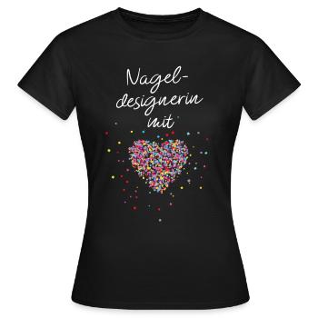 Nageldesignerin mit Herz Kosmetikerin Geschenkidee - Frauen T-Shirt - Schwarz - Vorne - AI Model Female 172 dark (172cm)