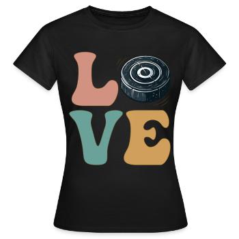 Hockeyspieler Puck - Frauen T-Shirt - Schwarz - Vorne - AI Model Female 172 dark (172cm)