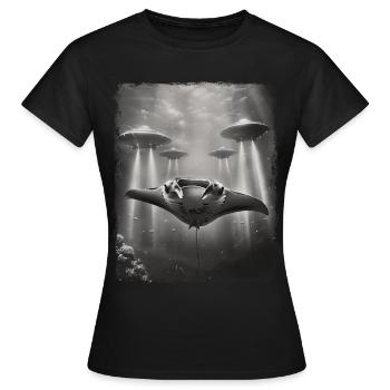 Mantarochen Stachelrochen UFO Alien Außerirdischer - Frauen T-Shirt - Schwarz - Vorne - AI Model Female 172 dark (172cm)