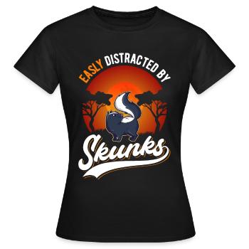 Easily distracted by Skunks Skunks Skunk - Women's T-Shirt - black - Front - AI Model Female 172 dark (172cm)