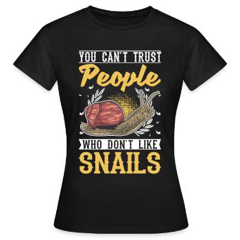 Schnecke Geschenk Weinbergschnecke - Frauen T-Shirt - Schwarz - Vorne - AI Model Female 172 dark (172cm)