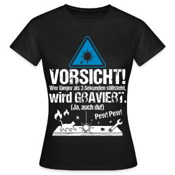 Laser_Cutter_Engraving_Shirt_Geschenk - Frauen T-Shirt - Schwarz - Vorne - AI Model Female 172 dark (172cm)