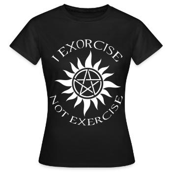 EXORCISE, GESCHENK - Frauen T-Shirt - Schwarz - Vorne - AI Model Female 172 dark (172cm)